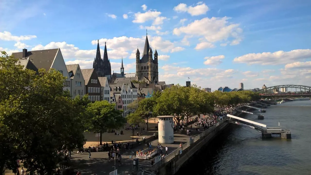 Wohnstube Koln Apartment
